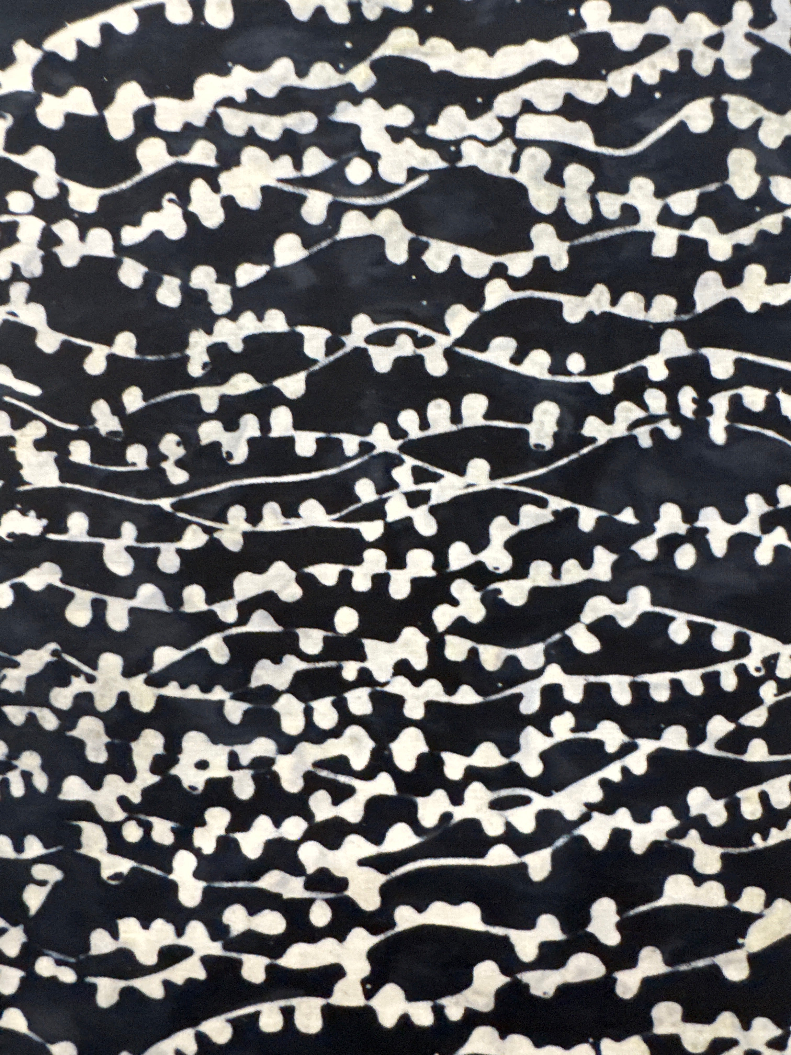AN Bubble Vines White on Black