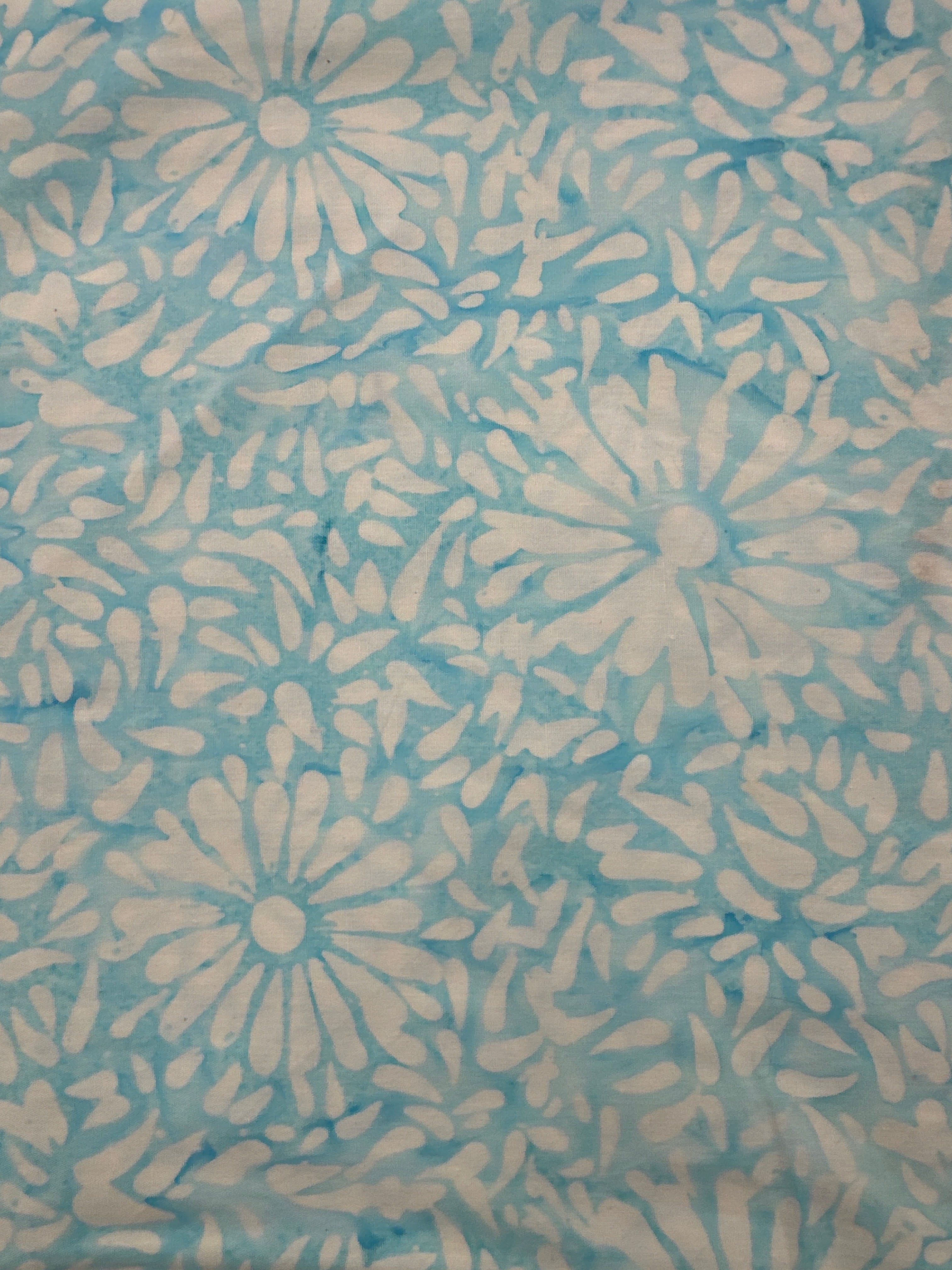 AN White Flowers on Chlorine Blue