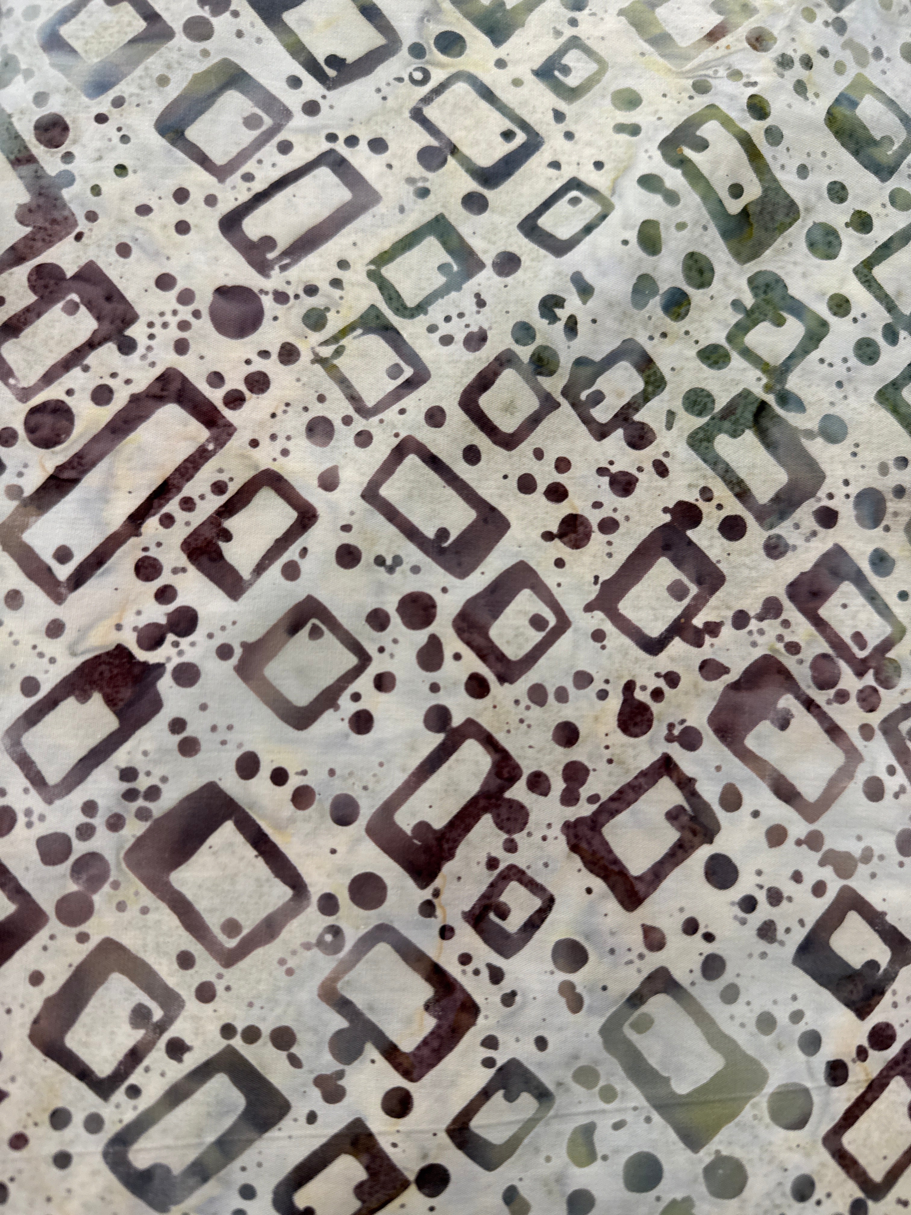 BB Quilting is my Voice Ivory Angled Mod Grape